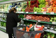 Απάτη της κυβέρνησης οι μειώσεις των τιμών στα προϊόντα
